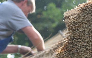 professional Cwm Nant Gam thatchers